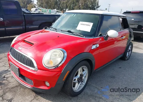 2010 Mini Cooper S из США, поврежденный, VIN WMWMF7C53ATZ68901